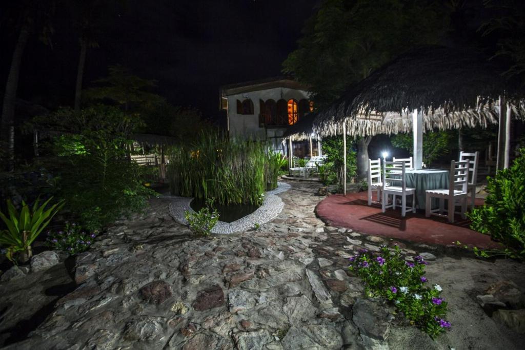 Chez Maggie Hotel & Restaurant Мурундава Экстерьер фото